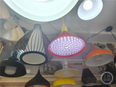 建筑装饰材料灯具市场仍有'生鲜灯'销售？商家称新款符合'新国标'